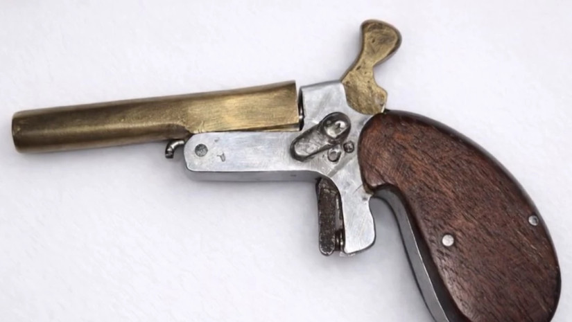 🎥 იმერეთში პოლიციამ ორი ცეცხლსასროლი იარაღი, ხმოვანი პისტოლეტი, 133 ვაზნა, 2 მჭიდი და ფეთქებადი ნივთიერება "ამონალი" ამოიღო